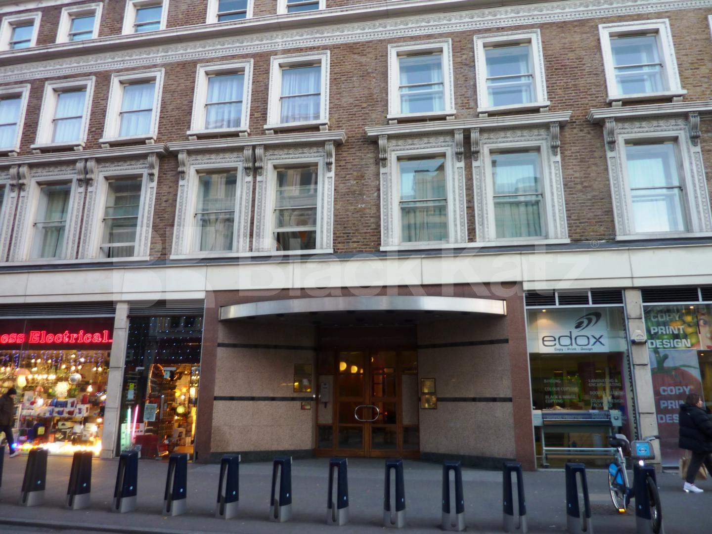 			SWIMMING POOL AND GYM!, 2 Bedroom, 1 bath, 1 reception Flat			 Westbourne Grove, BAYSWATER / WESTBOURNE GROVE